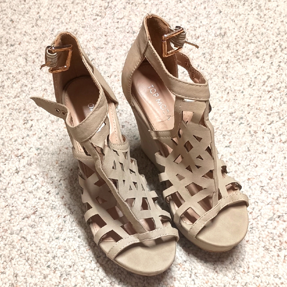 Top Moda Women's Tan Wedge Sandals